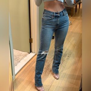 GAP 90’s Style Straight-Leg Jeans in Medium Blue with Knee Distress